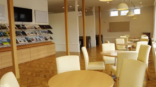 日当りのいい商談スペース