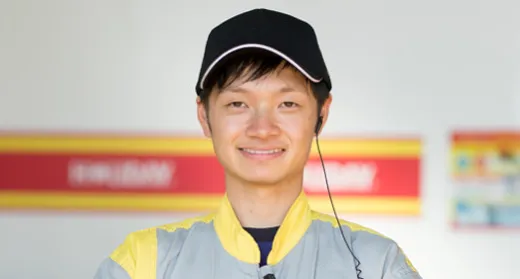 スタッフ紹介写真2